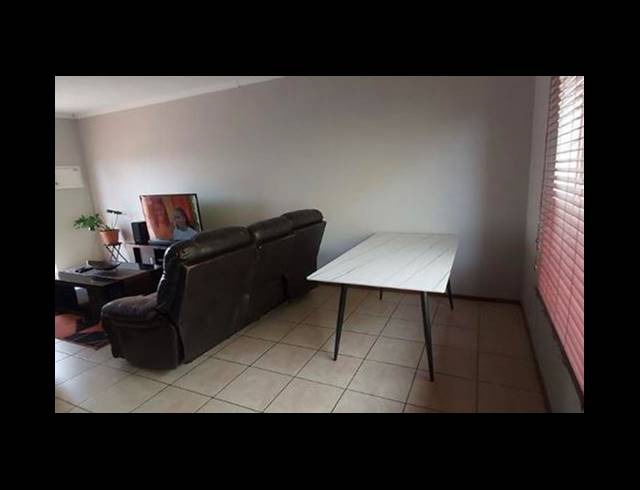 3 BEDROOM TOWNHOUSE FOR SALE IN GLEN MARAIS
